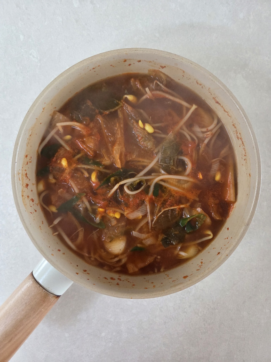 얼칼 김치콩나물국