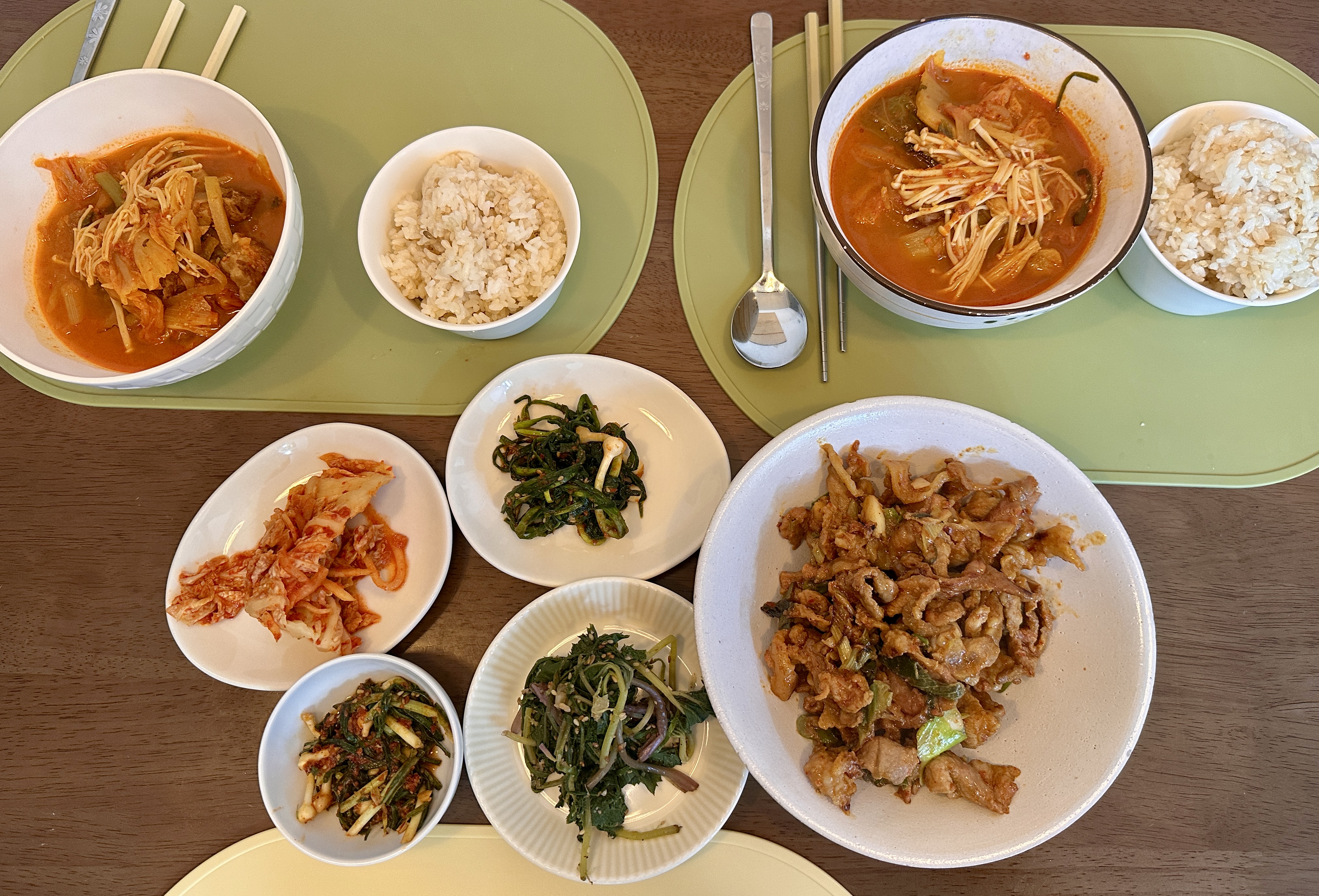 오늘의 밥상! 김치찌개와 제육볶음