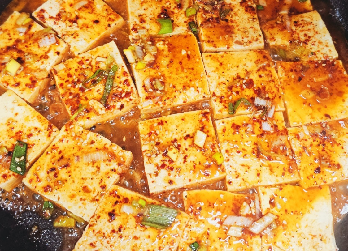 두부조림과 봄동무침