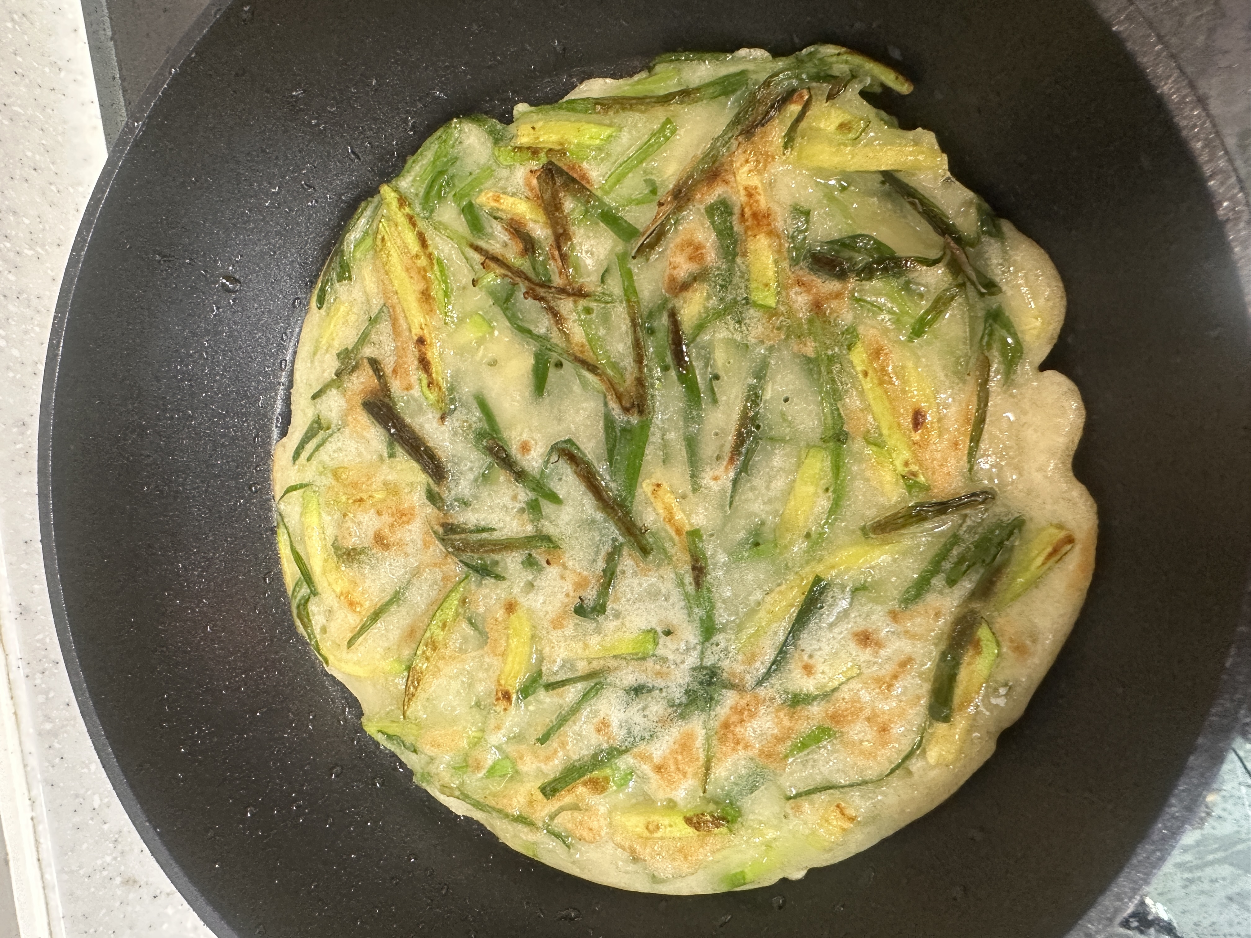 봄부추는 보약이라고 하니! 오늘은 부추애호박 부침개!